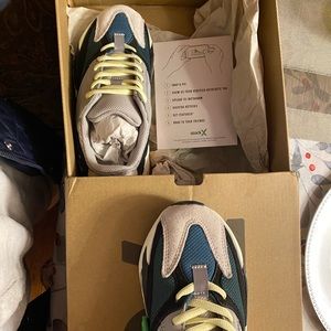 Yeezy v700 runners